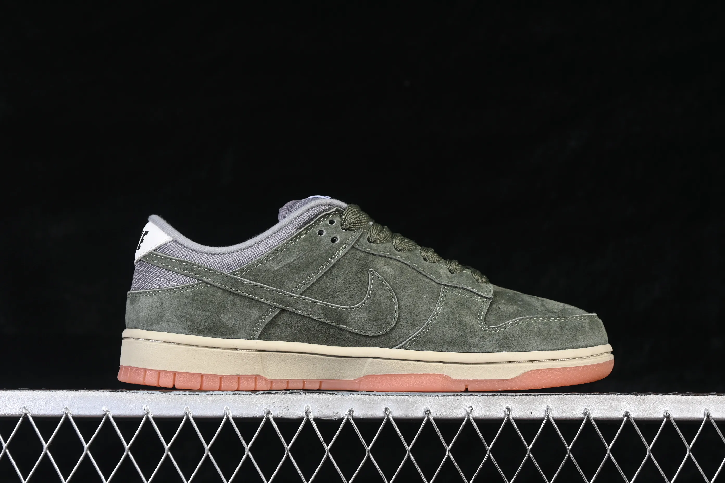 All Categories Nk SB Dunk Series Nk SB Dunk Low Low-top sneakers Nike SB Dunk Low Raw rubber army green SB low-top casual sneakers HJ0367-301